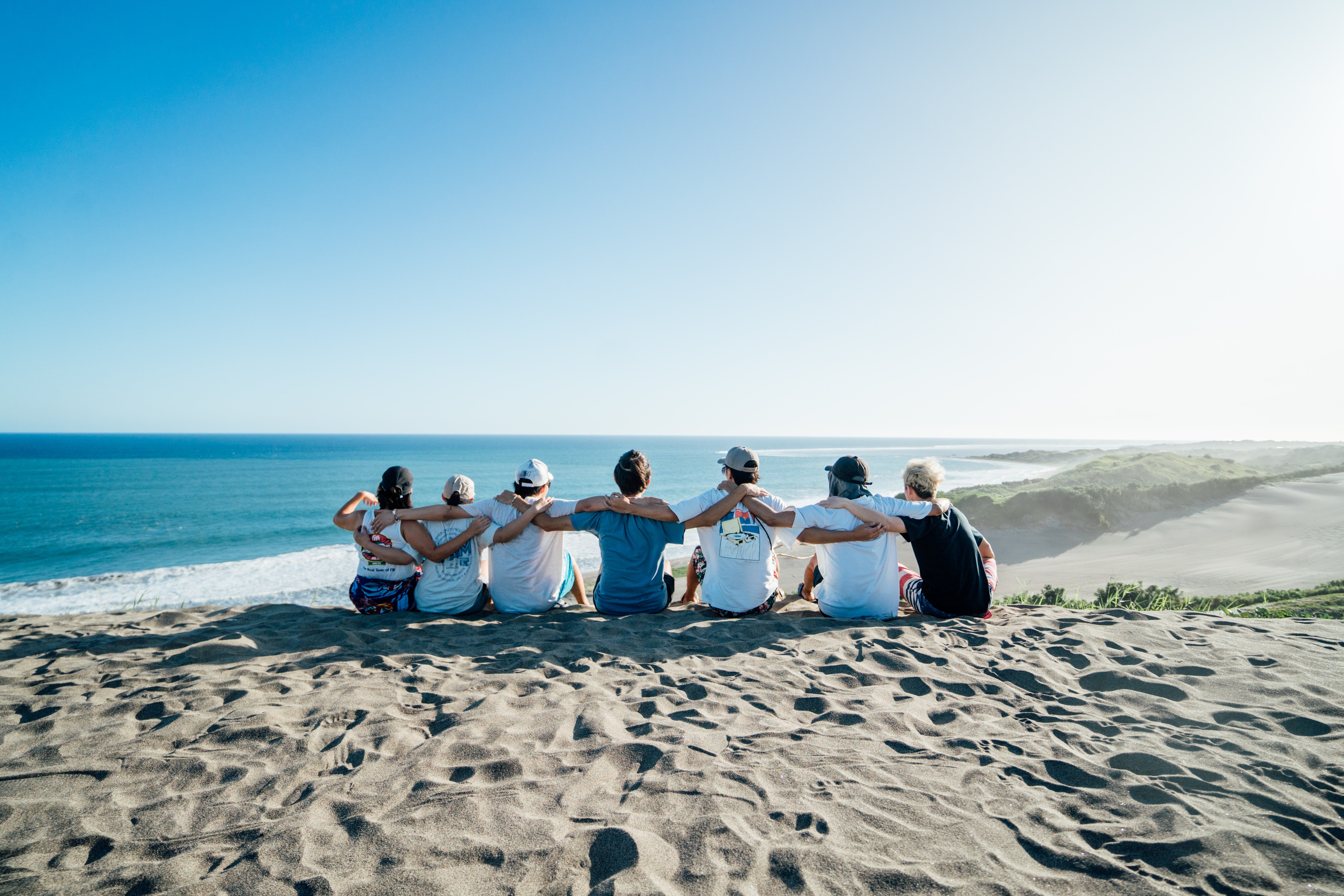 フィジーの自然と笑顔の学生